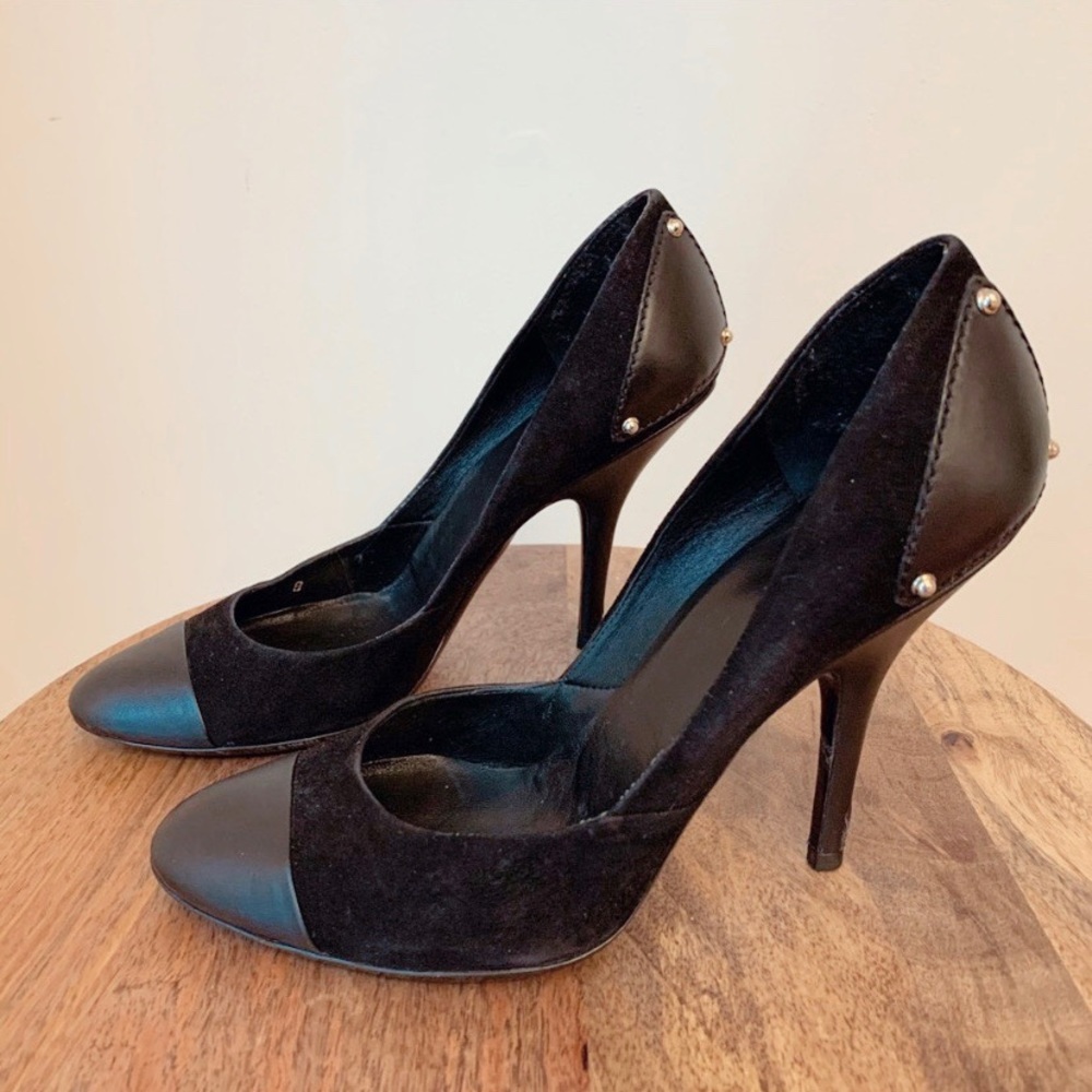 Gucci studded suede pump
